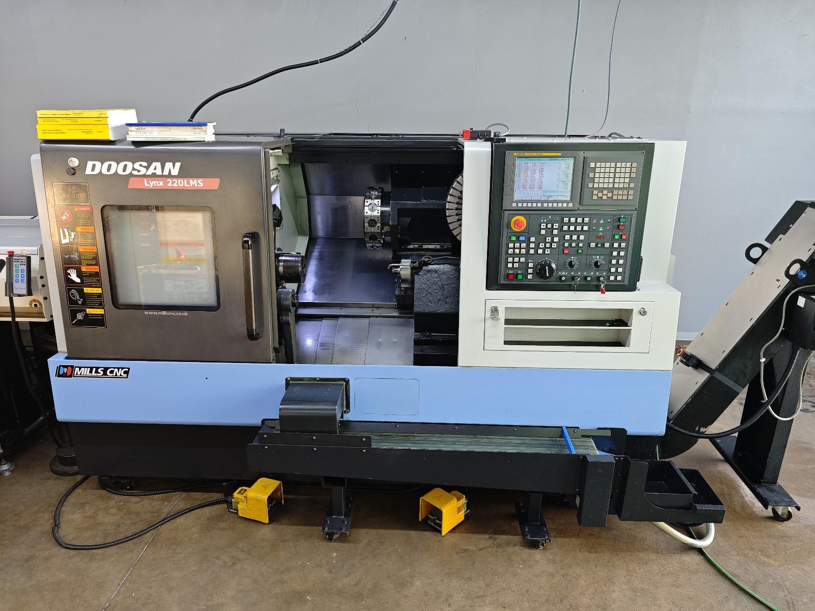 Tour cnc Doosan Lynx 220LMS