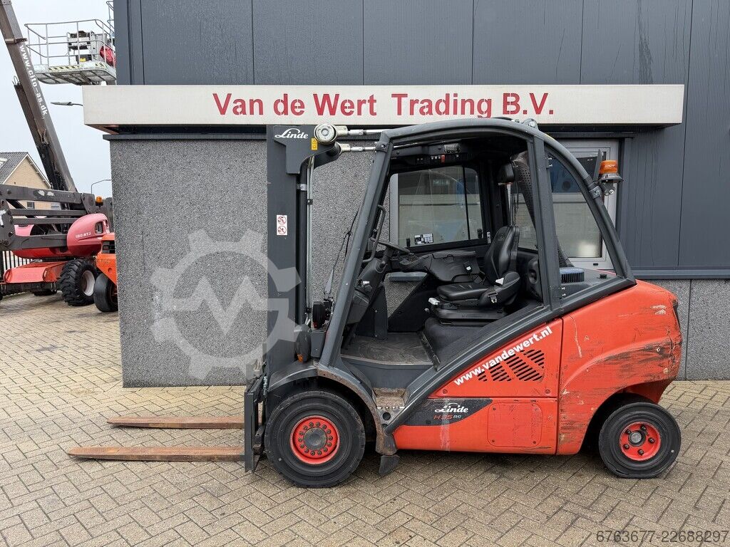 Linde H35D-02 triplex 465 / sideshift / 4th function / 2016 / 9,700 hours VERY NEAT / DIESEL LINDE H35D-02 triplo465 / sideshift / 4e functie / 2016 / 9700uur ZEER NET /DIESEL
