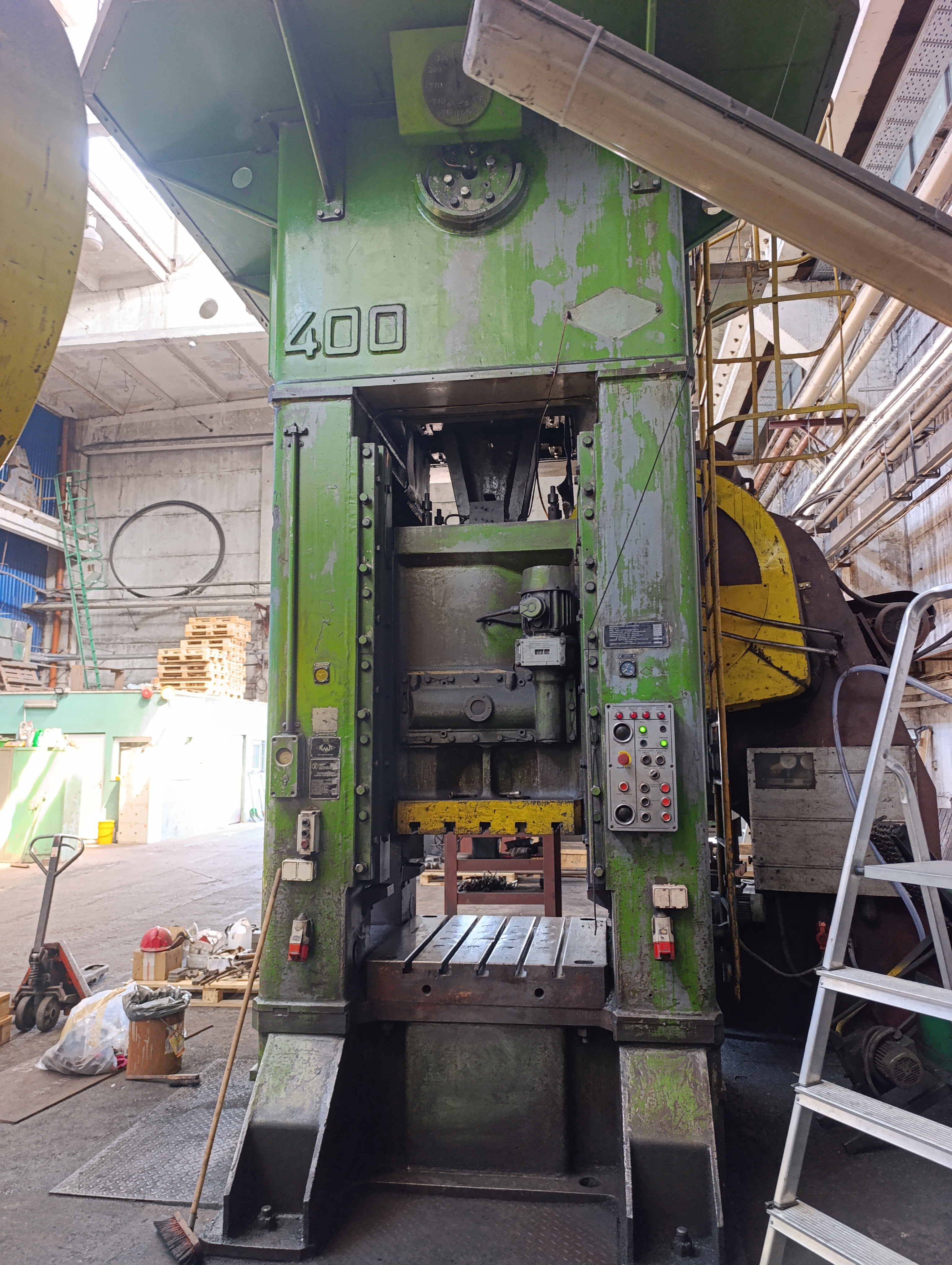 Presse de découpe 400 tonnes TMP Voronezh KA2536