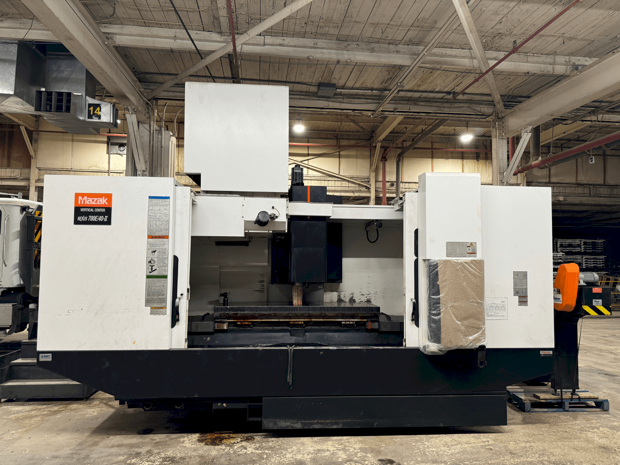 Centre d'usinage vertical Mazak VCN 700E/40-II