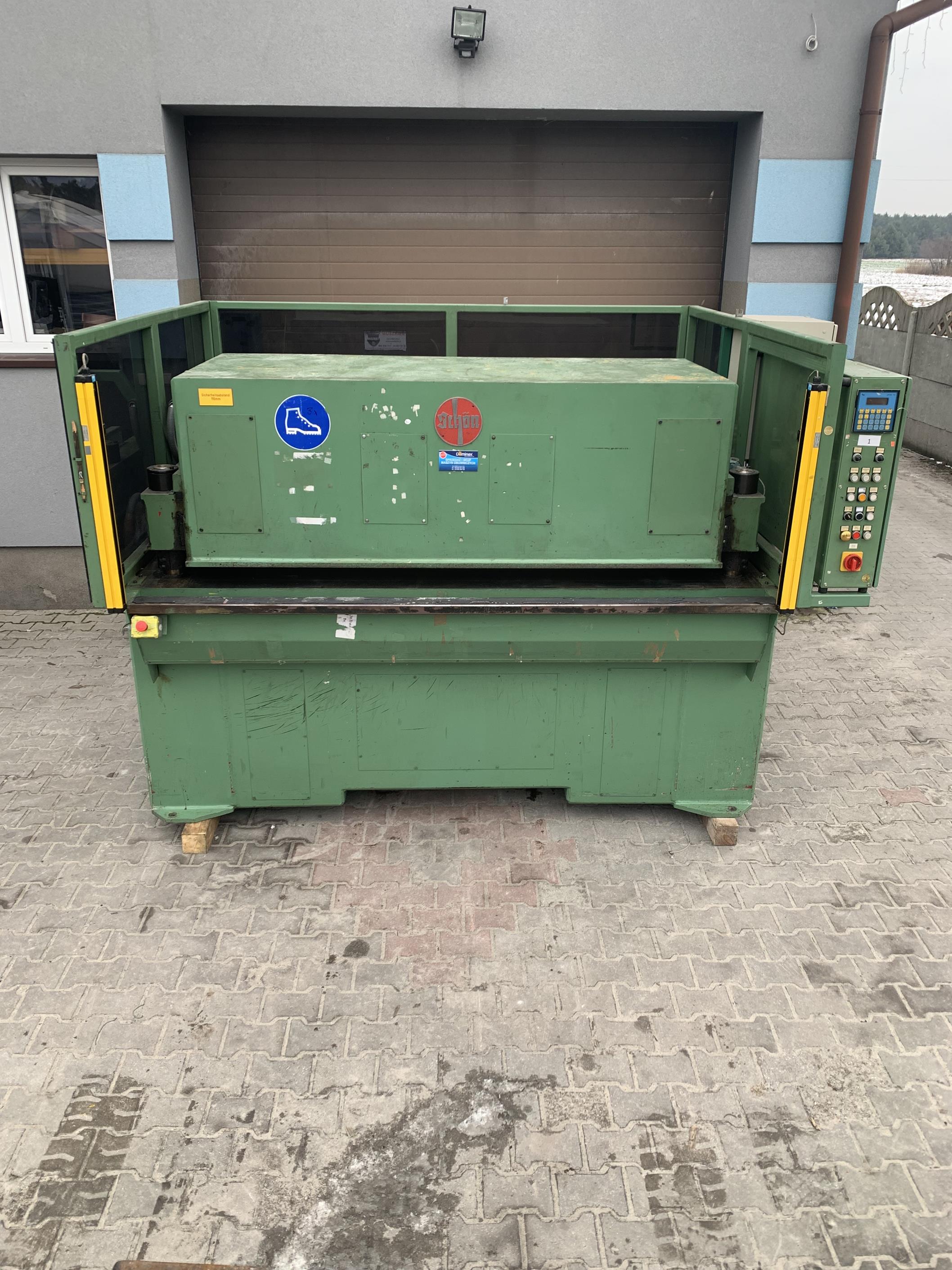 Machine plastique Schon 6005B