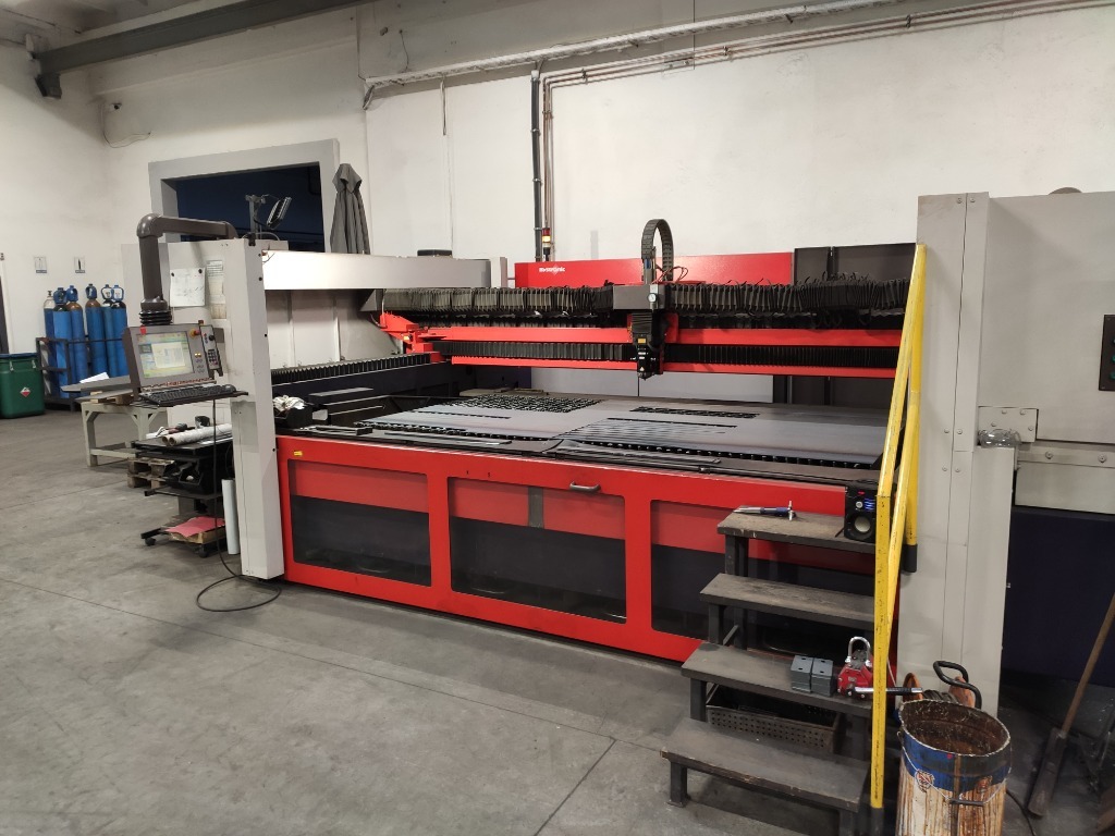 Machine de découpe laser BYSTRONIC Bystar 4400 Bonne affaire