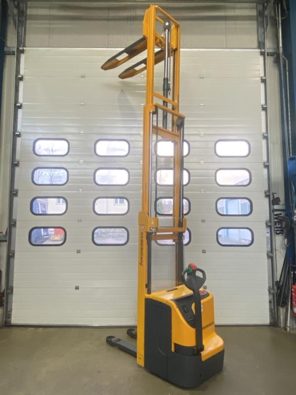 Machine de manutention Jungheinrich EJC 214