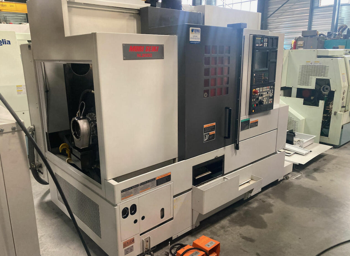 Tour motorisé cnc Mori Seiki NL 2000SY-500 d'occasion