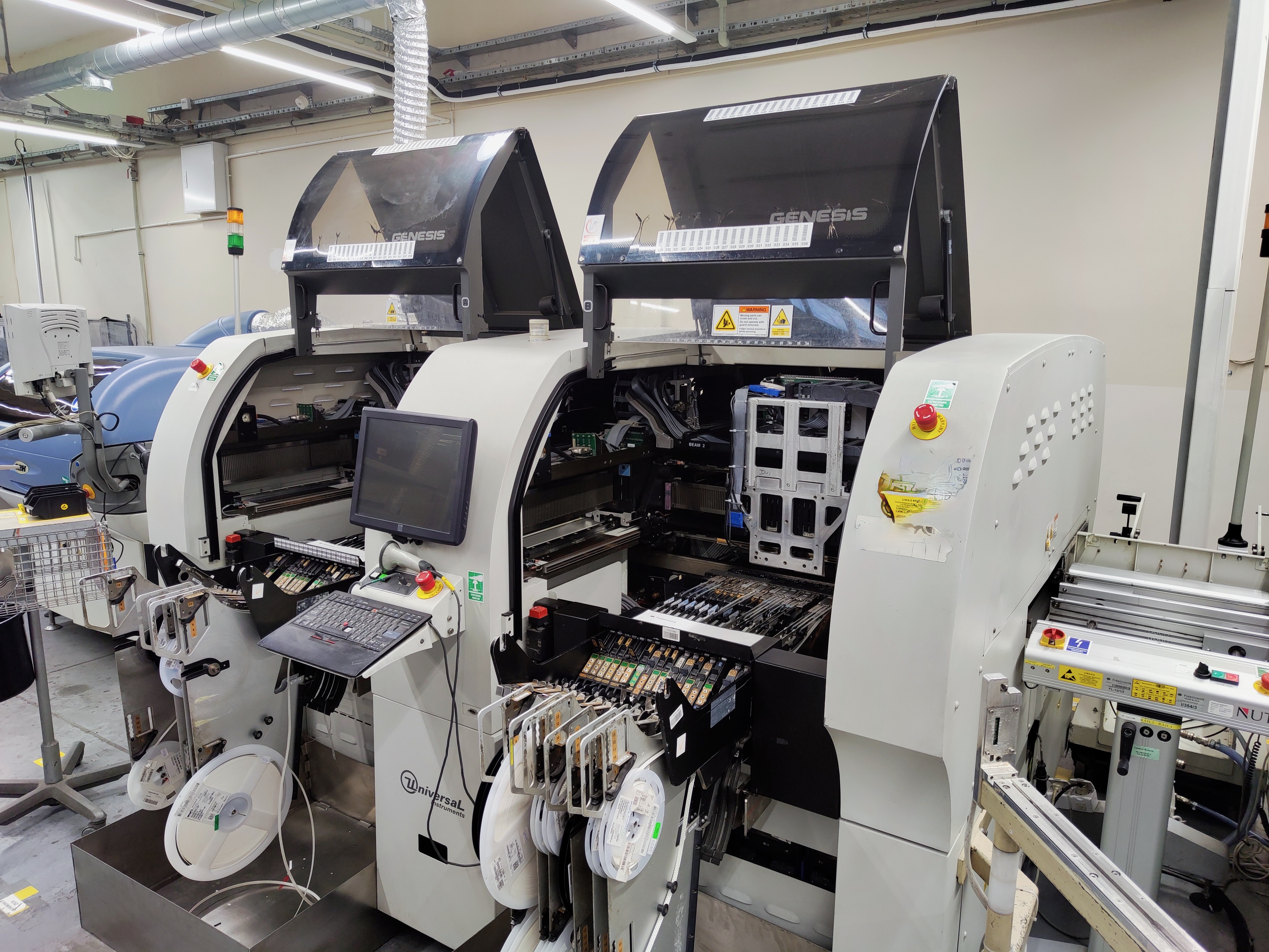 Machine de placement UNIVERSAL GENESIS 4991E GC-120Q
