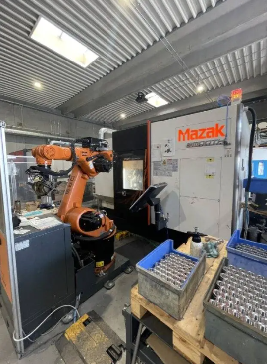 Tour CNC avec ravitailleur de barres Mazak HQR-250MSY d'occasion