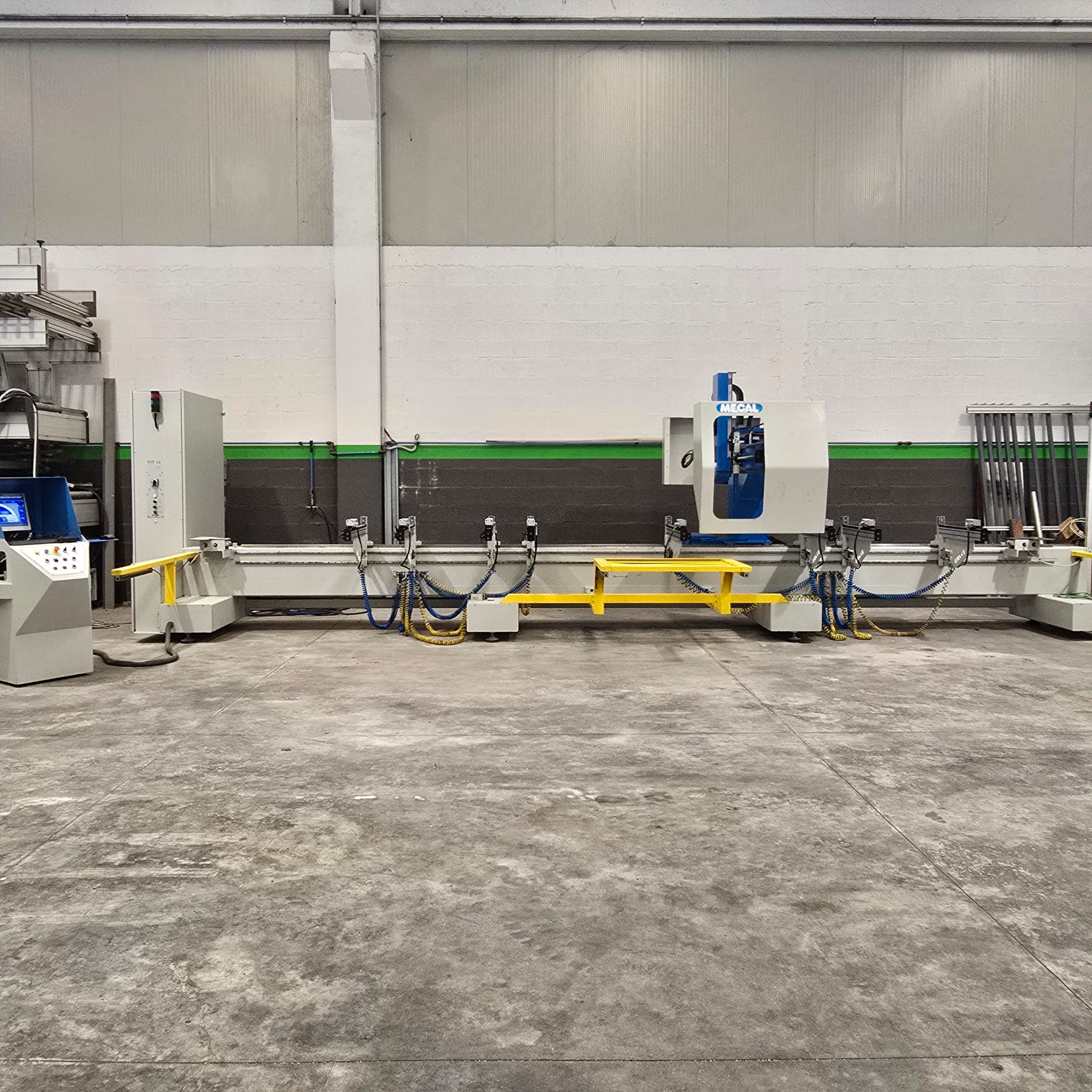 Centre d'usinage CNC pour le bois Mecal MC 304