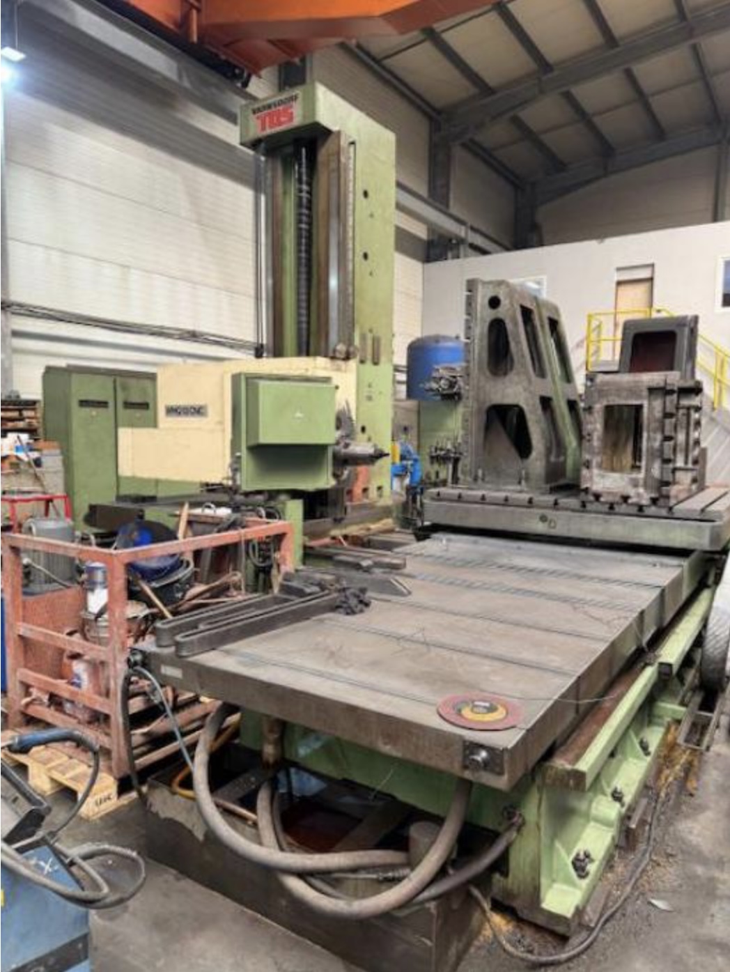 Aléseuse à montant fixe CNC TOS WHQ 13.8 CNC