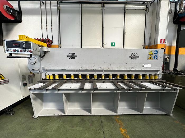 Cisaille guillotine hydraulique CBC --