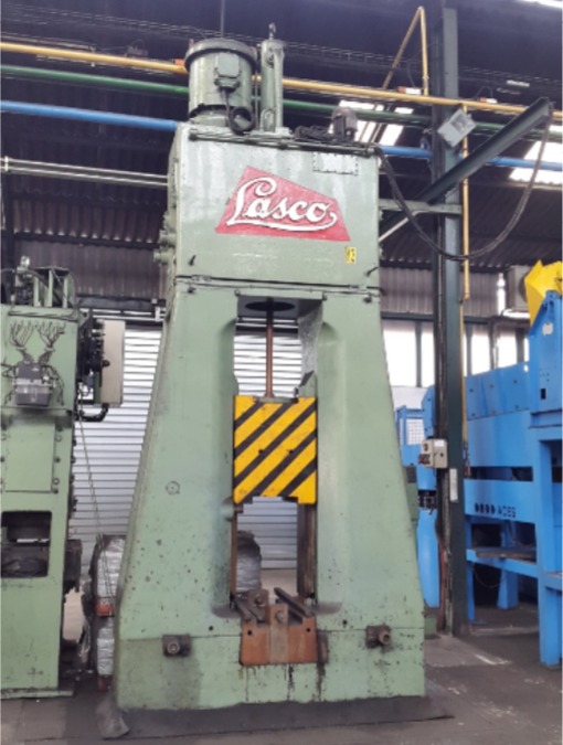 Forgeage au marteau hydraulique Lasco KH125