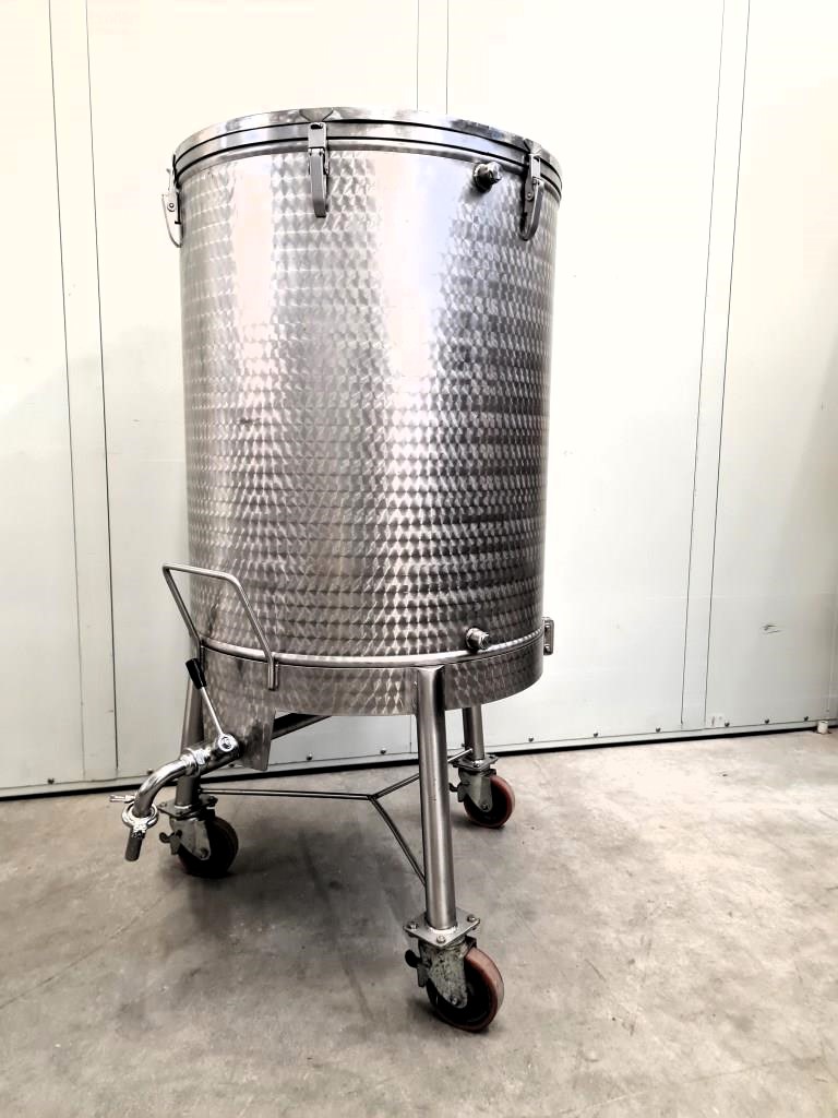 Réservoir en acier inoxydable 300 l utilisé