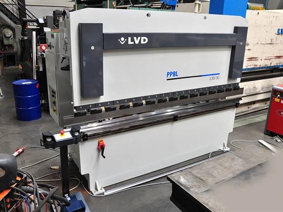 Presse plieuse LVD PPBL 135 ton x 3100 mm
