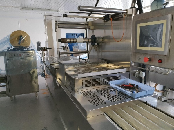 Ligne de formage remplissage operculage Tiromat 660