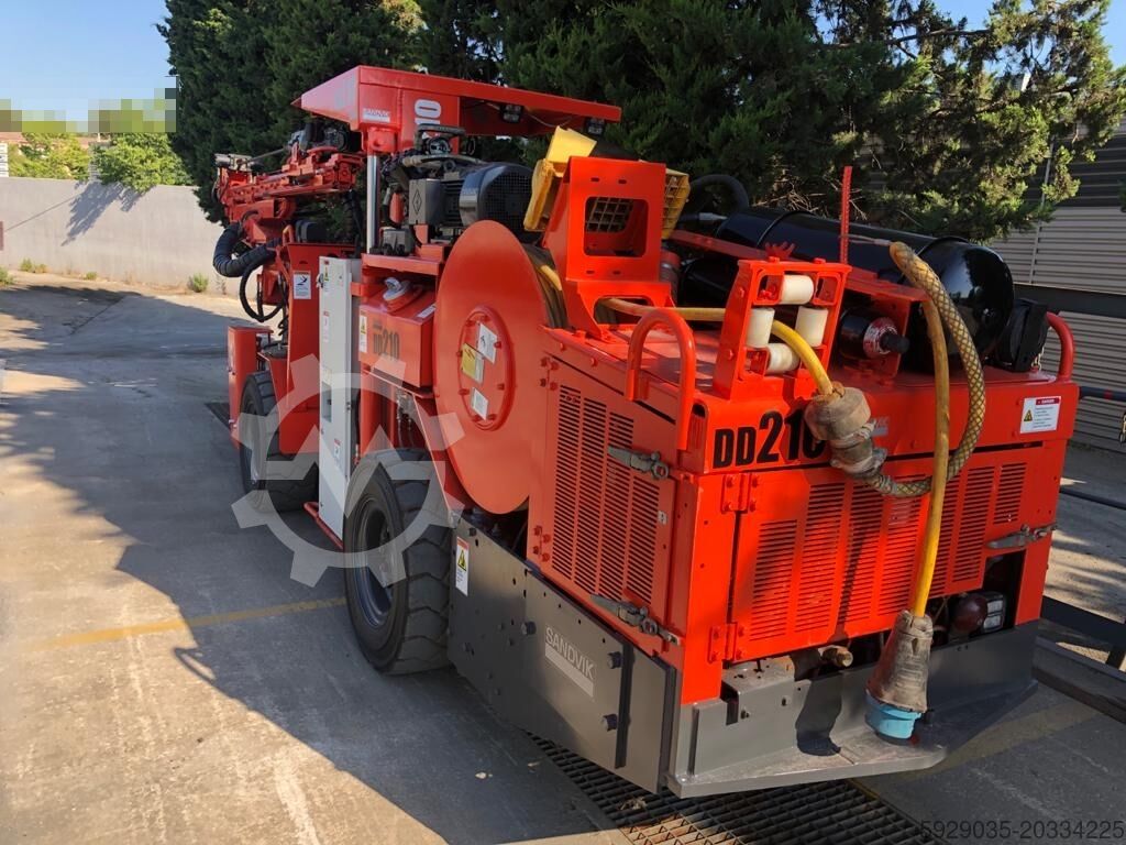 Drilling rig Sandvik Coromant DD210V DRILL RIG UNIVERSAL360 GRADE