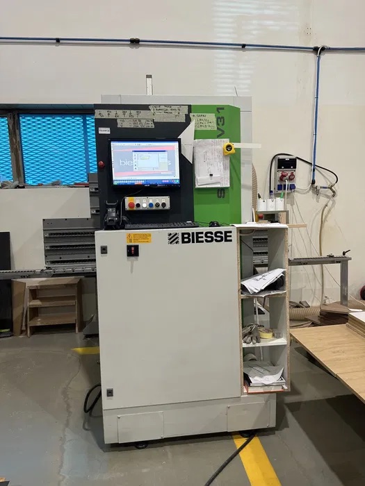 Centre d'usinage à bois cnc BIESSE SKIPPER V31