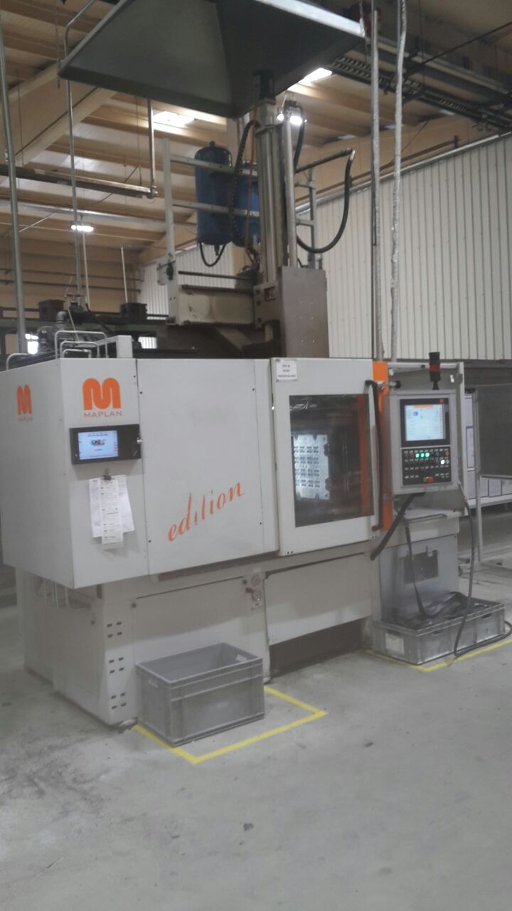 Presse à injecter Maplan MHF 400/200 Faible nombre d'heures