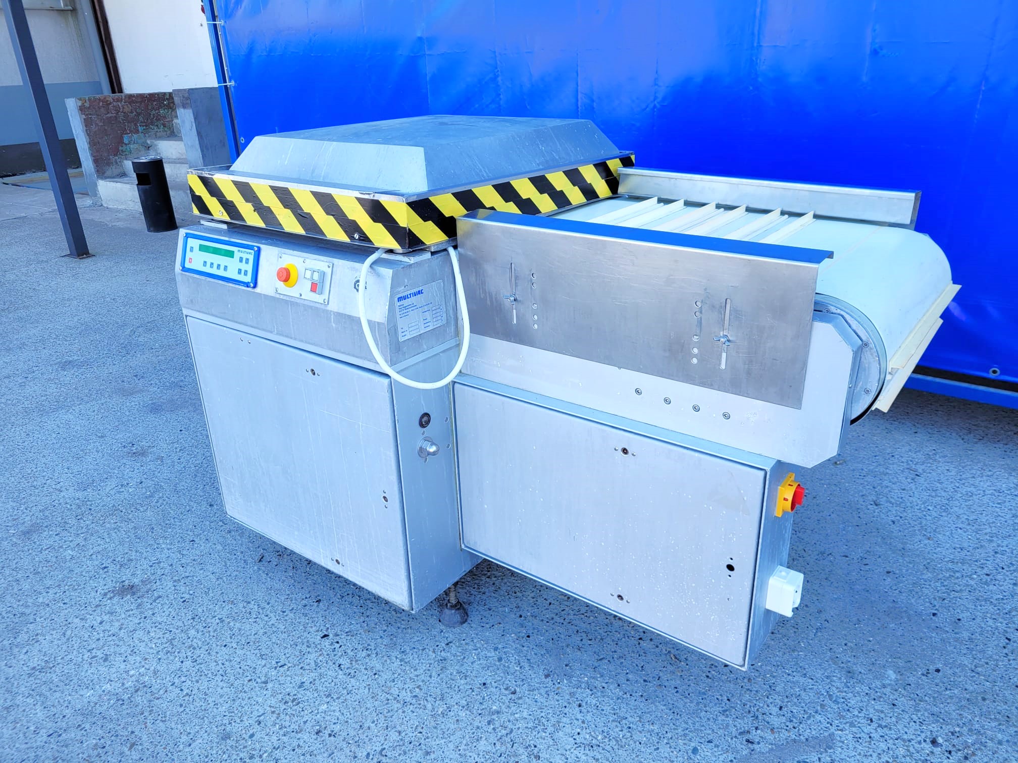 Ligne de formage remplissage operculage Multivac B890