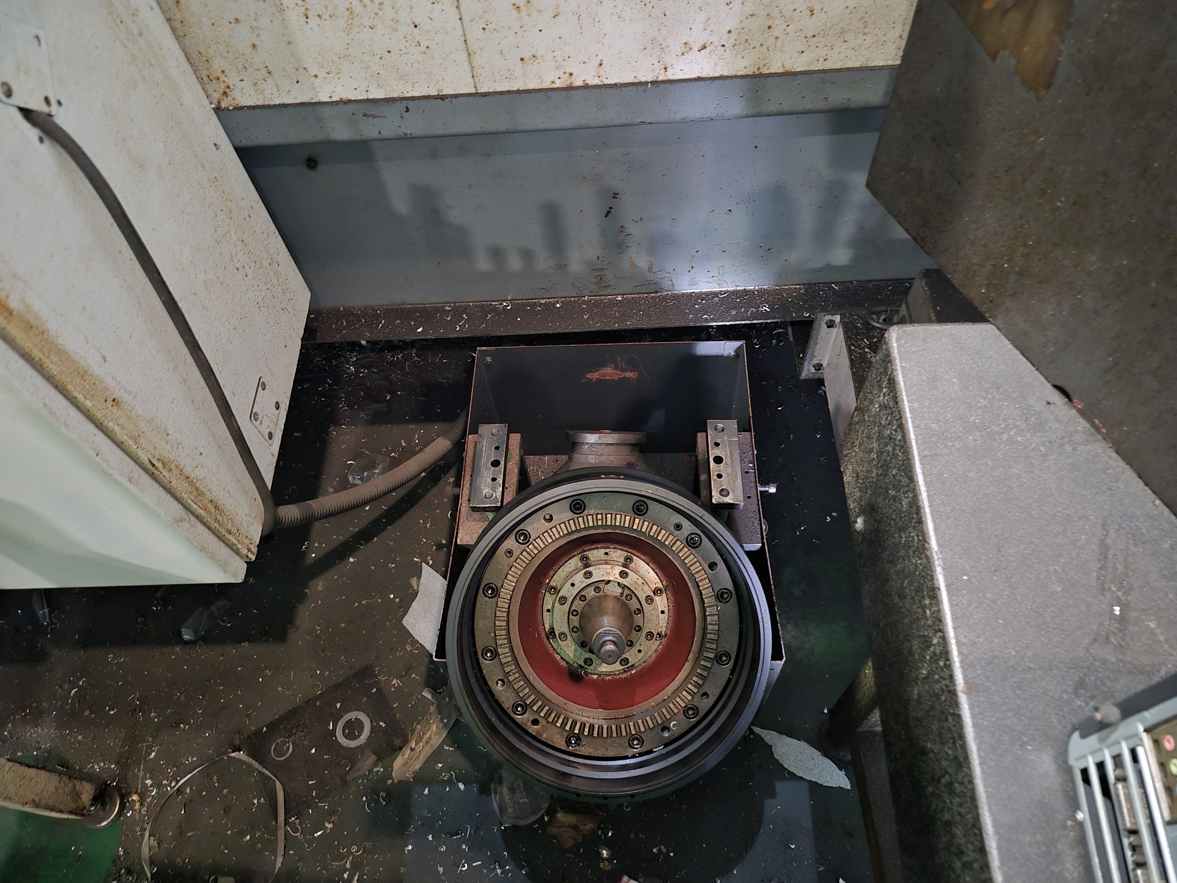 Centre d'usinage 5 axes AWEA LP4025Y (version axe Y étendue)