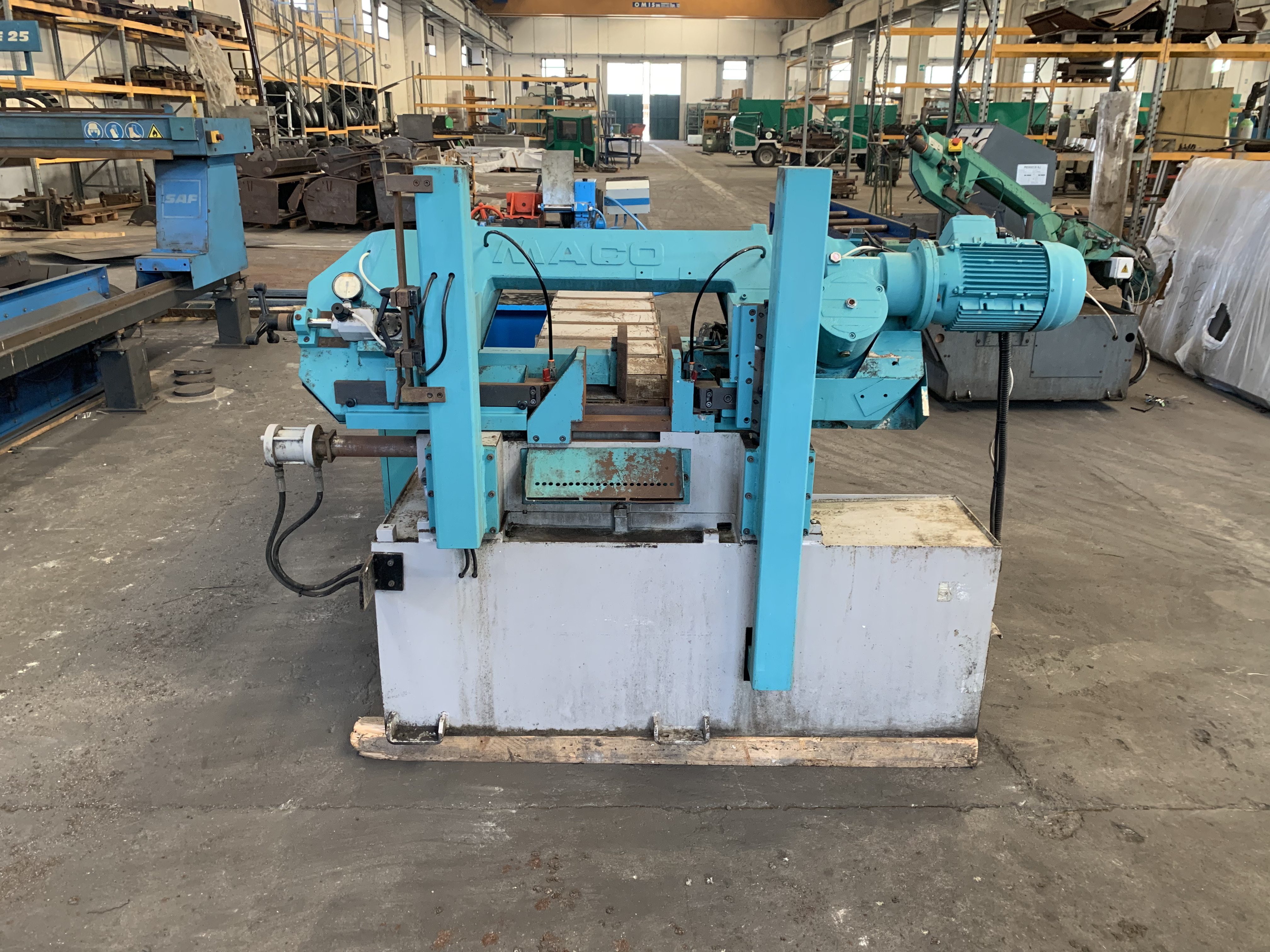 Scie à ruban pour métal Maco BT250 A
