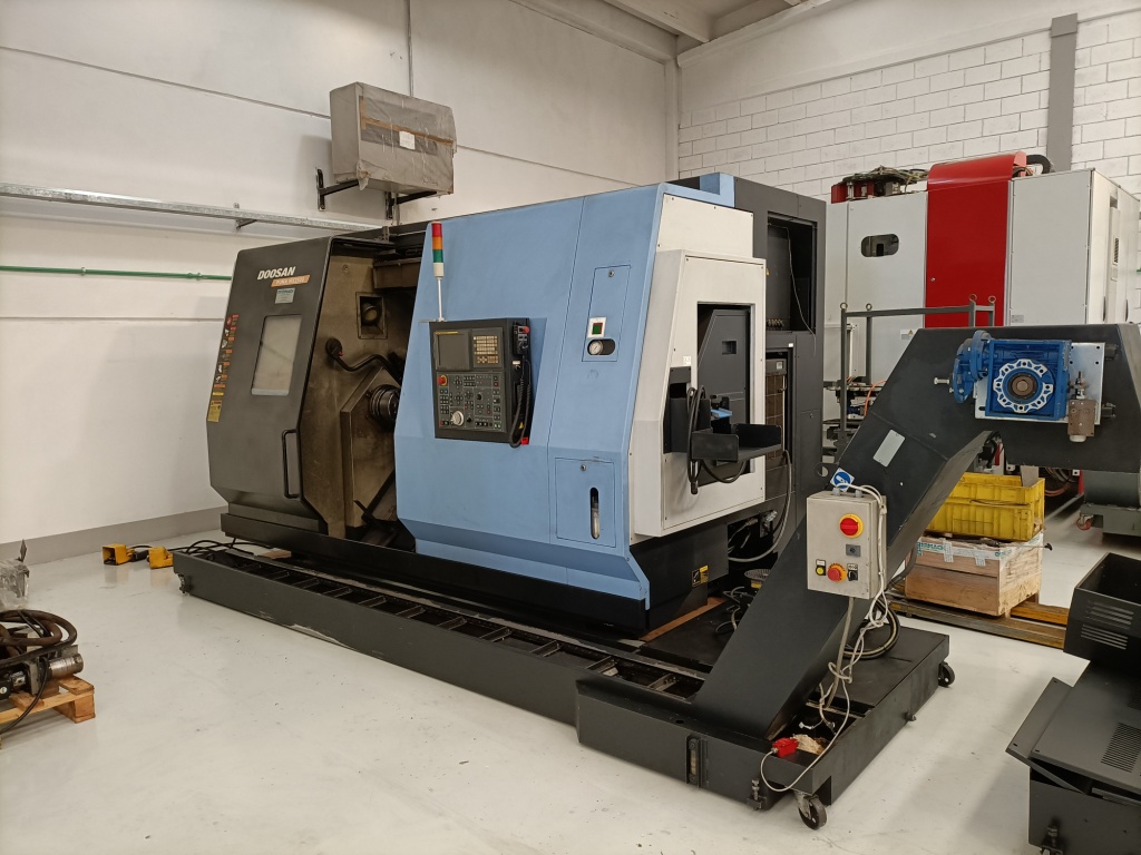Tour cnc Doosan MX 2500