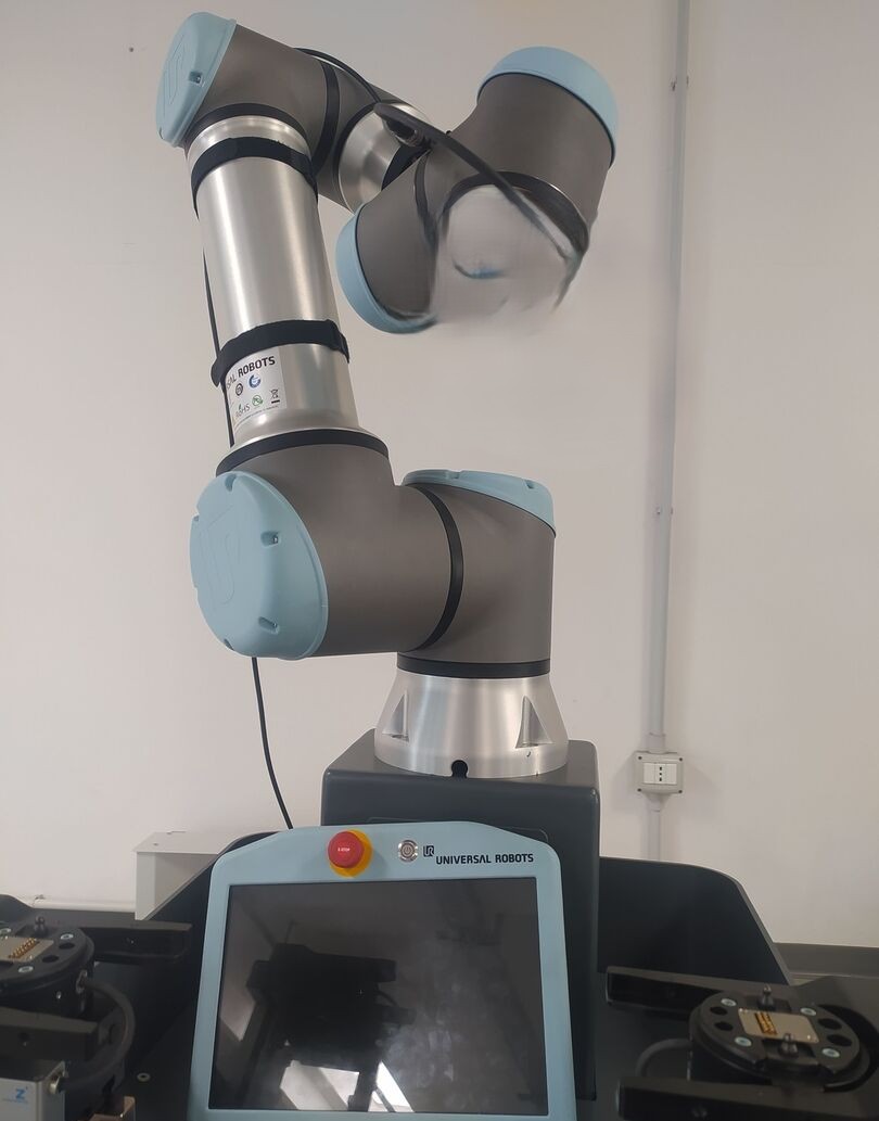 Robot industriel Universal Robots UR 16e d'occasion