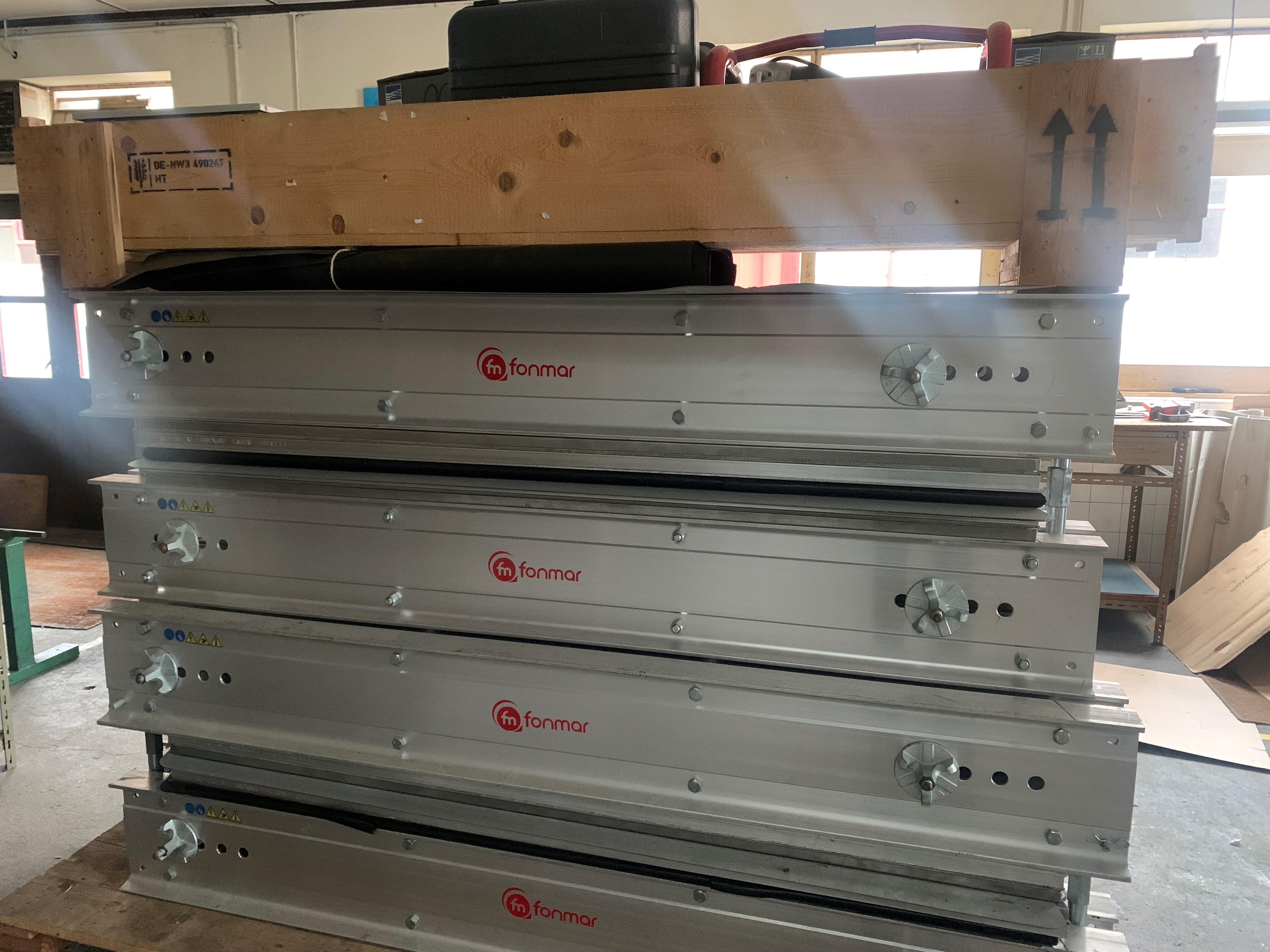 Presse à caoutchouc de vulcanisation pour bandes transporteuses en caoutchouc. FONMAR AL-20-NE 1600X1400