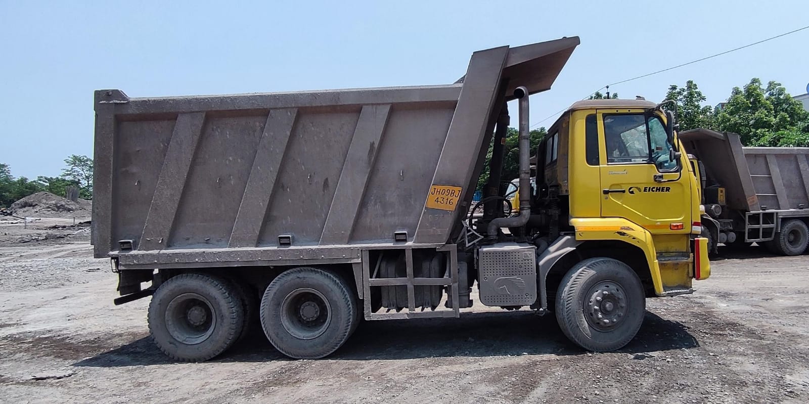 Camion-benne Eicher Pro 6208T Hot deal