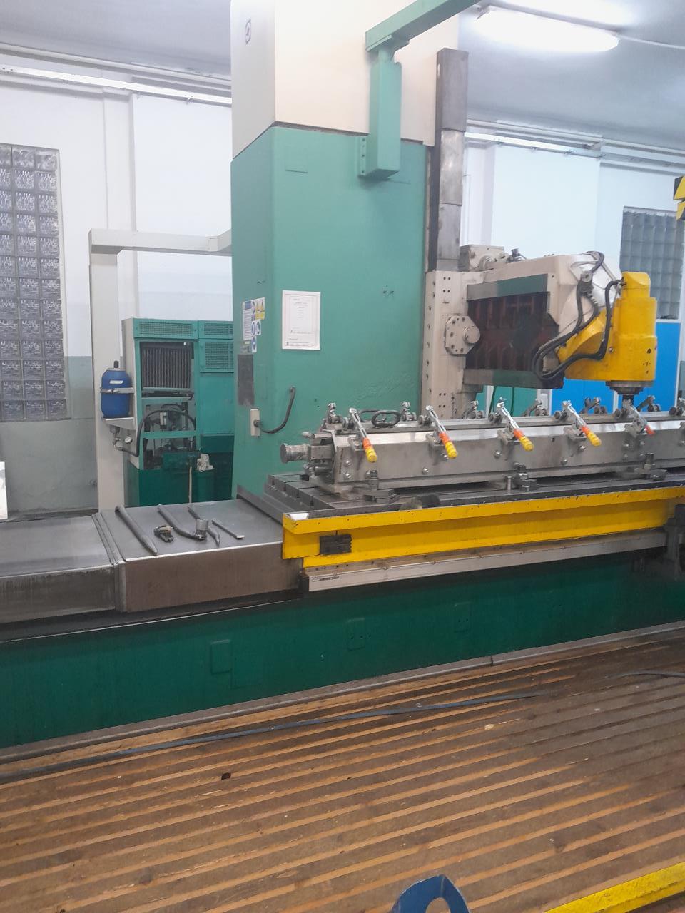 Fraiseuse cnc à banc fixe TOS FSQ 80 NC