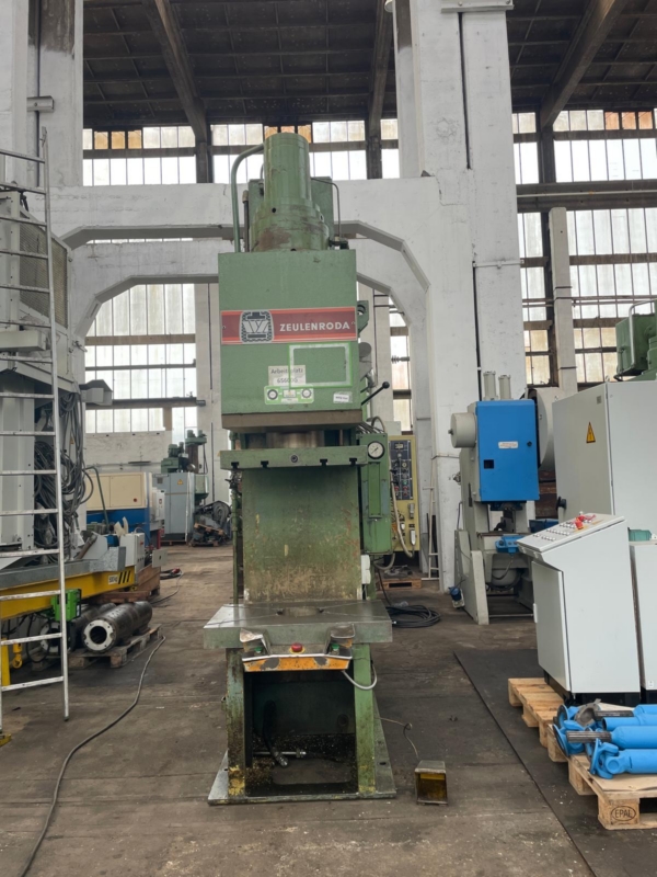 Presse hydraulique WMW-ZEULENRODA PYE 160 SS