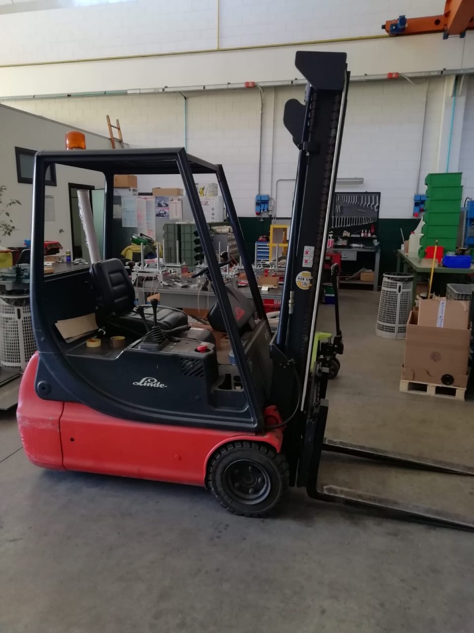 Chariot élévateur électrique Linde 12 q