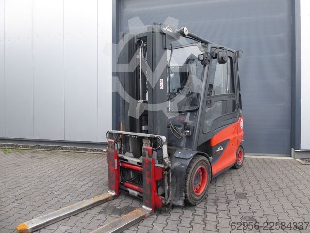 Electric 4-wheel forklift Jungheinrich EFG320