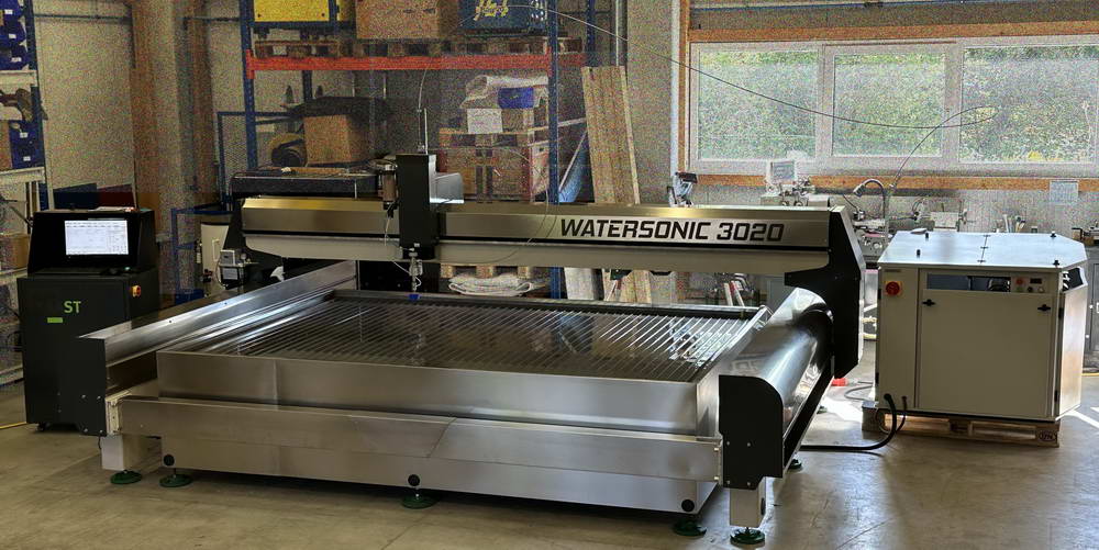 Machine de découpe jet d'eau WATERSONIC 3020
