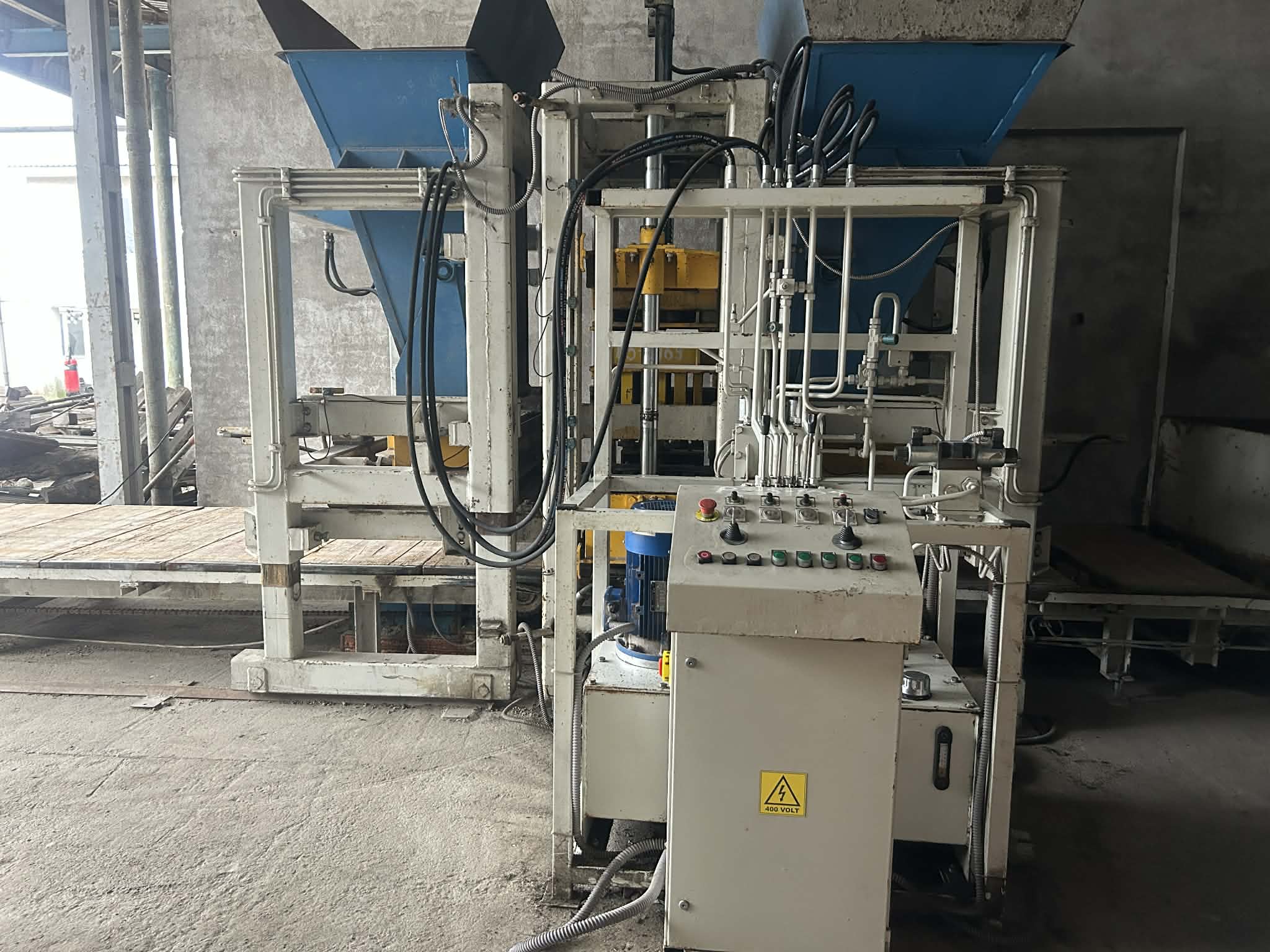 Presse vibrante à double couche PROMETAL Uniwersal 400