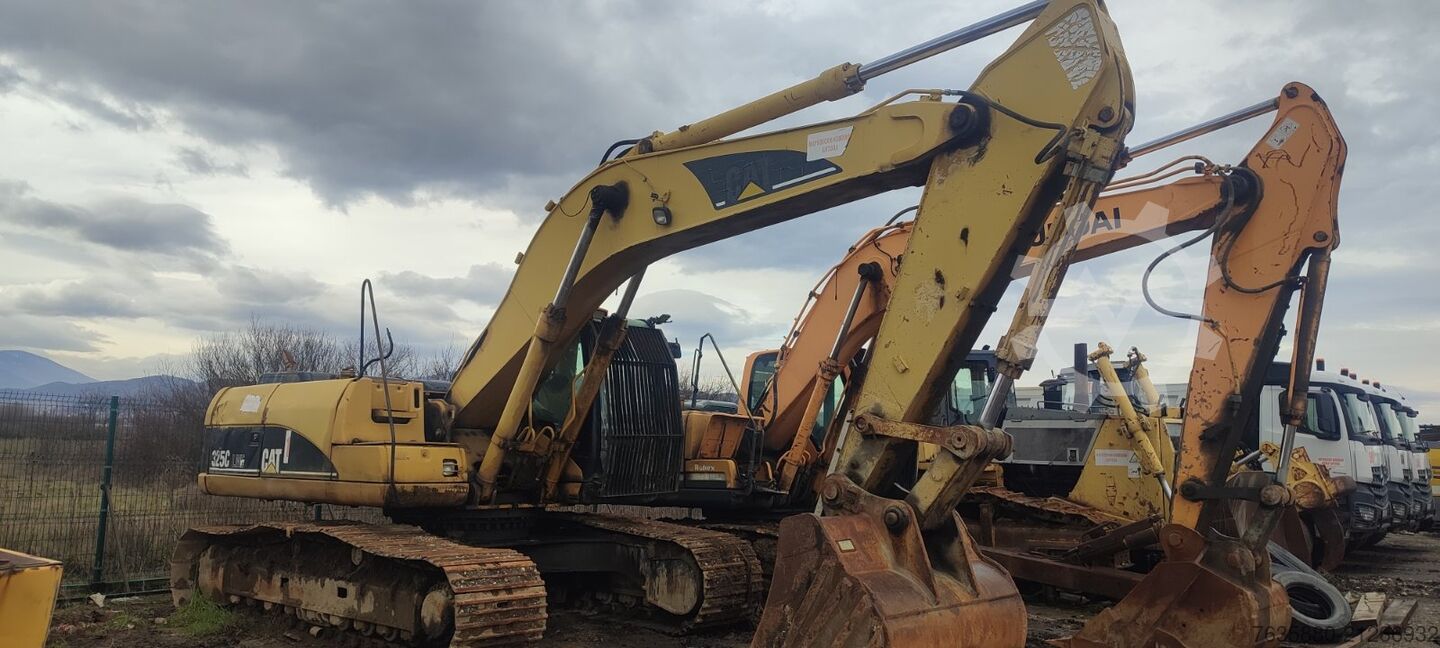 Chain excavator Caterpillar 325C
