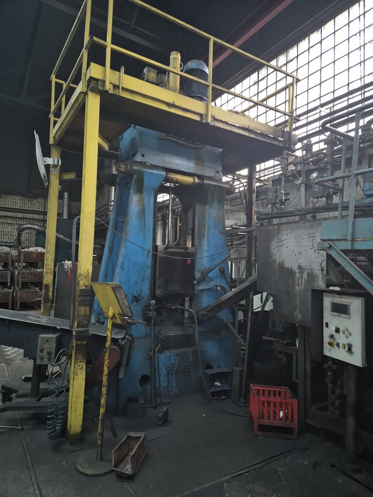 Marteau-pilon de forge LASCO KH 160