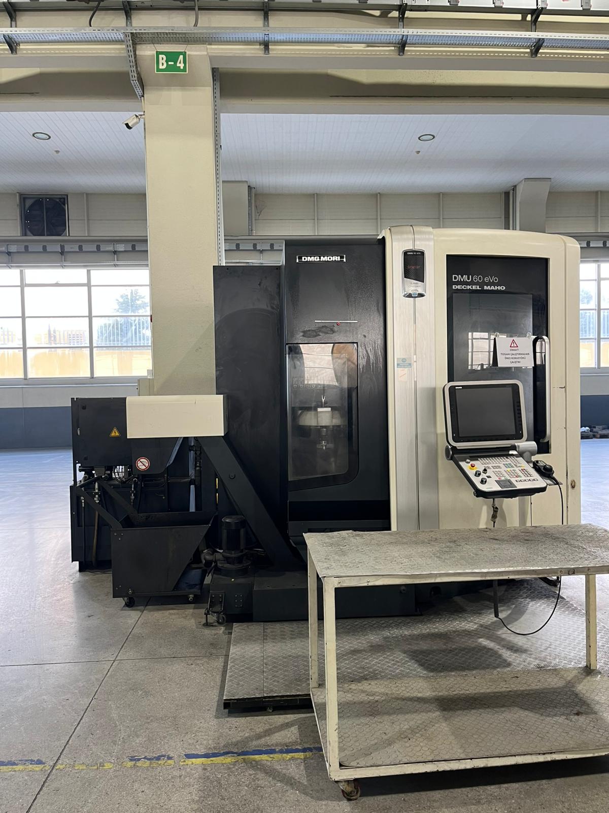 Centre d'usinage 5 axes DMG Deckel Maho DMU 60 eVo