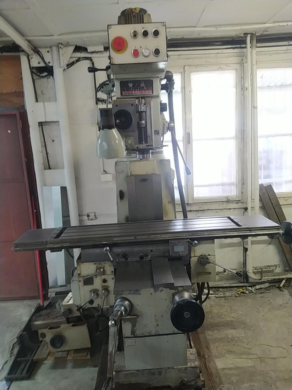Fraiseuse universelle TOS FNK 25