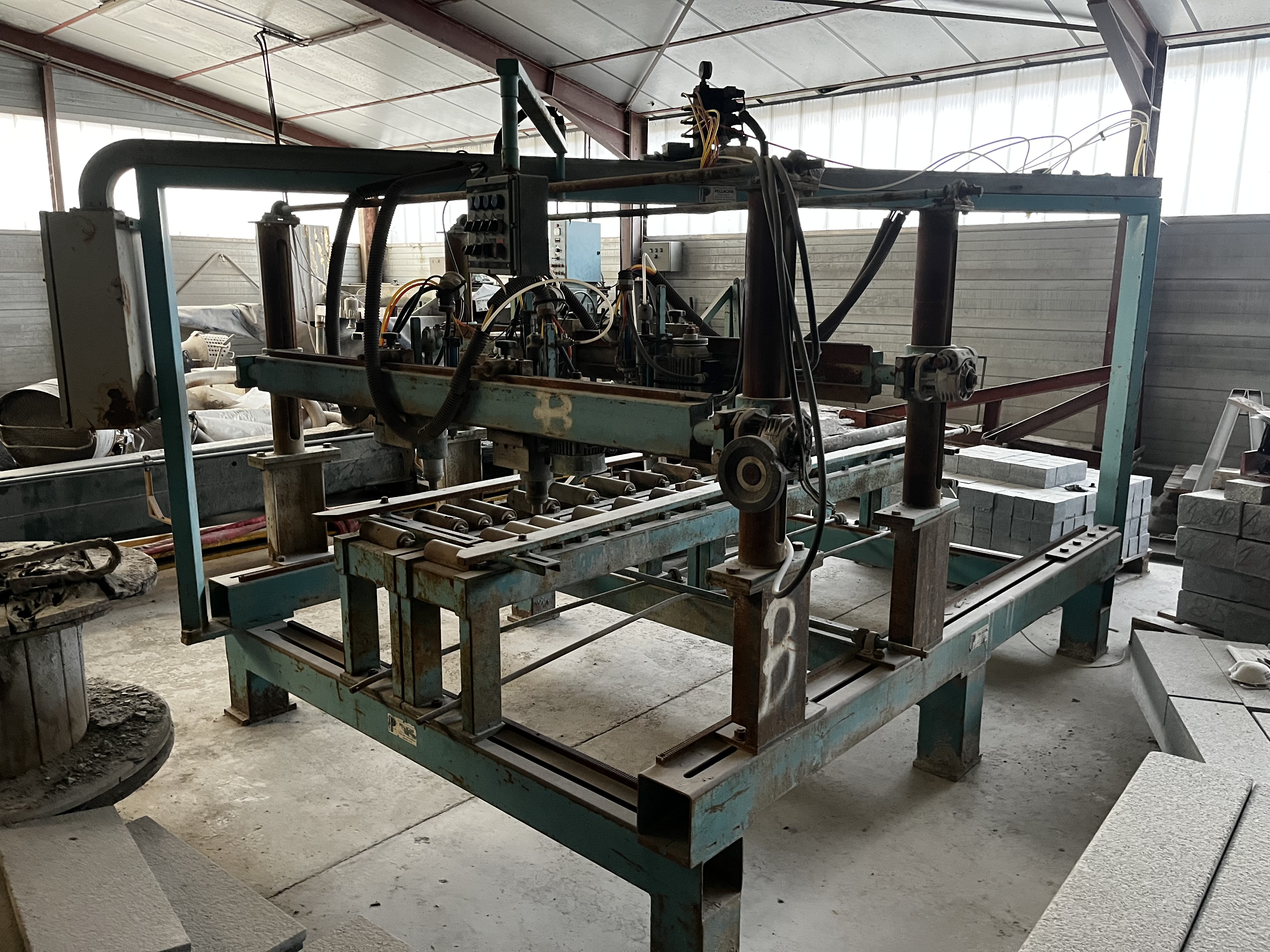 Perceuse d’ancrage Pellacani – machine industrielle multi-têtes