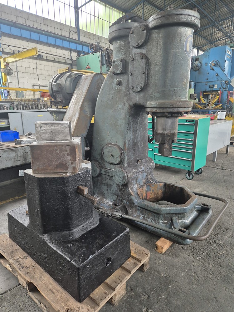 Marteau-pilon autocompresseur 125 Kg BÊCHÉ