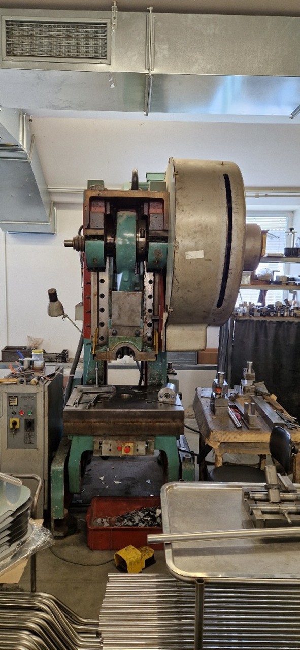 Presse excentrique SMERAL LEN 63 C