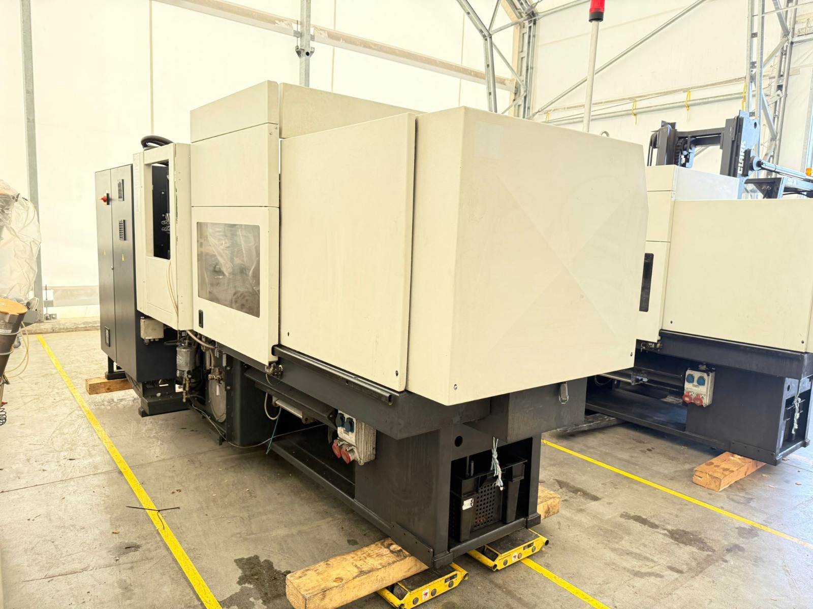 Presse à injecter Demag Multi 80/420-80h/120v Bonne affaire