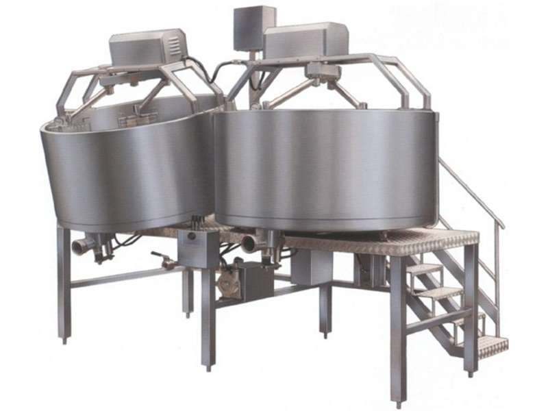 Machine mécanique polyvalente pour la fabrication de fromages