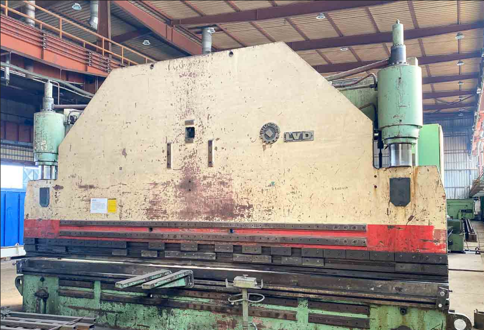 Presse plieuse Jelšingrad 6000 mm x 300 t