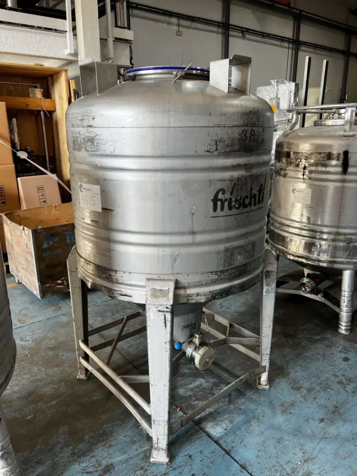 CUVE EN ACIER INOXYDABLE 700 LITRES D'OCCASION