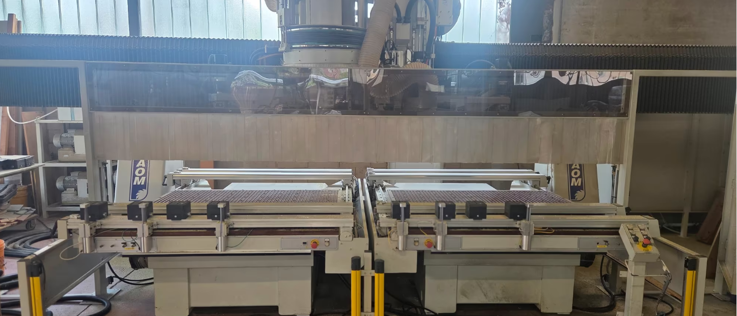 Centre d’usinage CNC bois SAOM P22