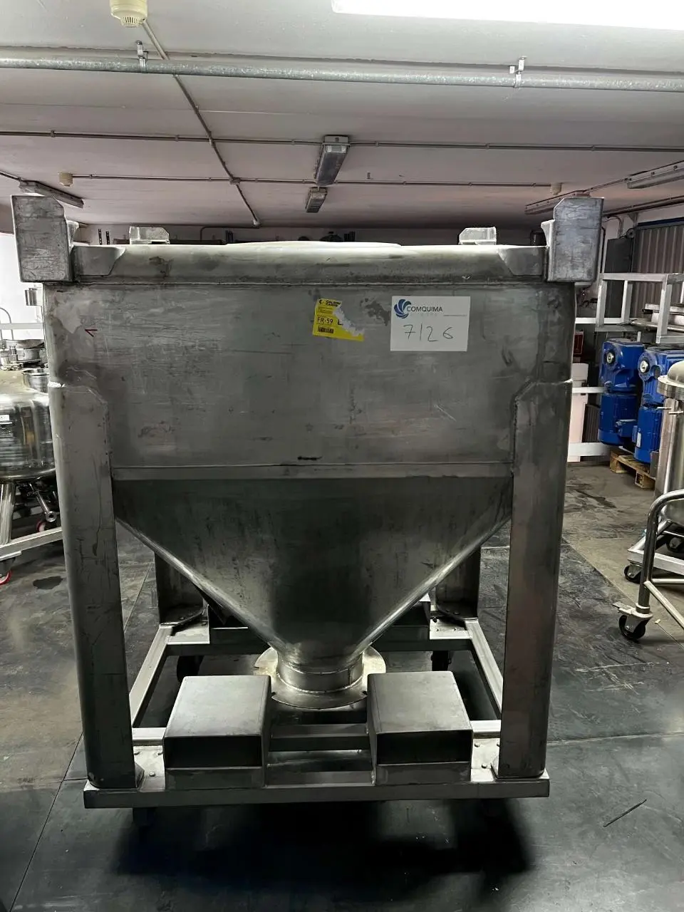 CUVE EN ACIER INOXYDABLE D'OCCASION 700 LITRES_28