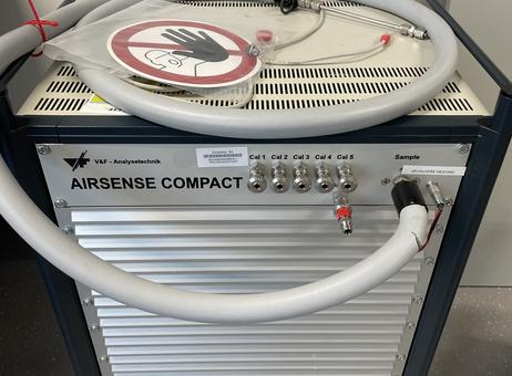 Spectromètre de masse AirSense Compact d'occasion de V&F Analysetechnik