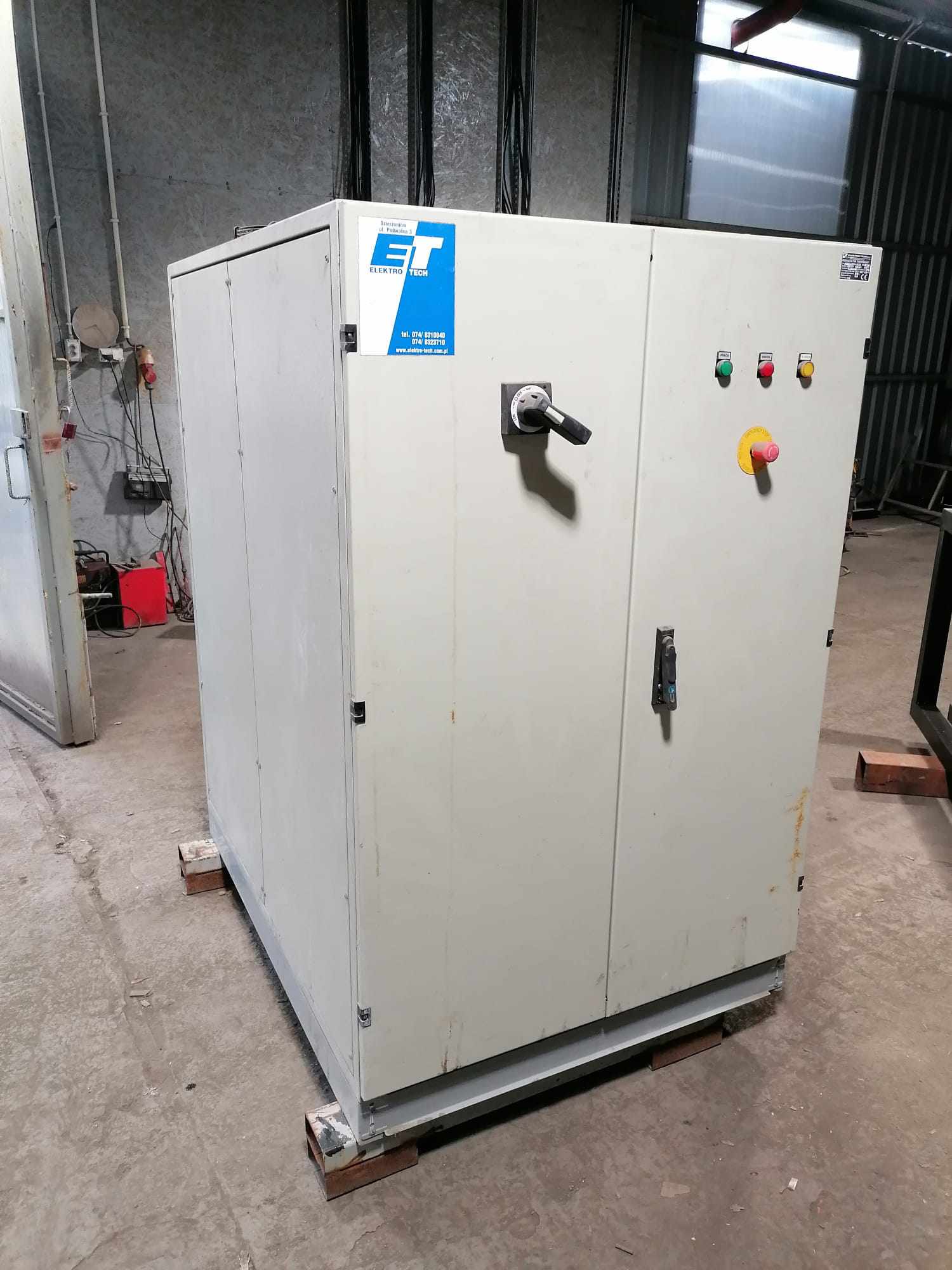 Elektro-Tech Gawlik Staśkowiak 11.1VDC / 12000ADC Redresseur galvanique