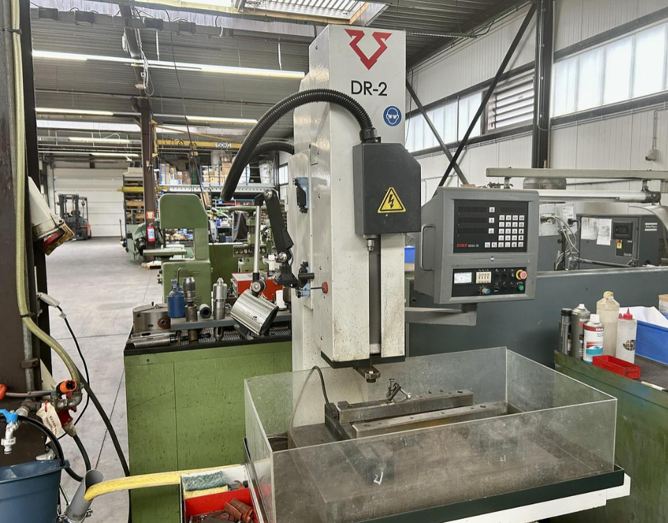 Machine d'électro-érosion par enfonçage ONA DR-2 d'occasion